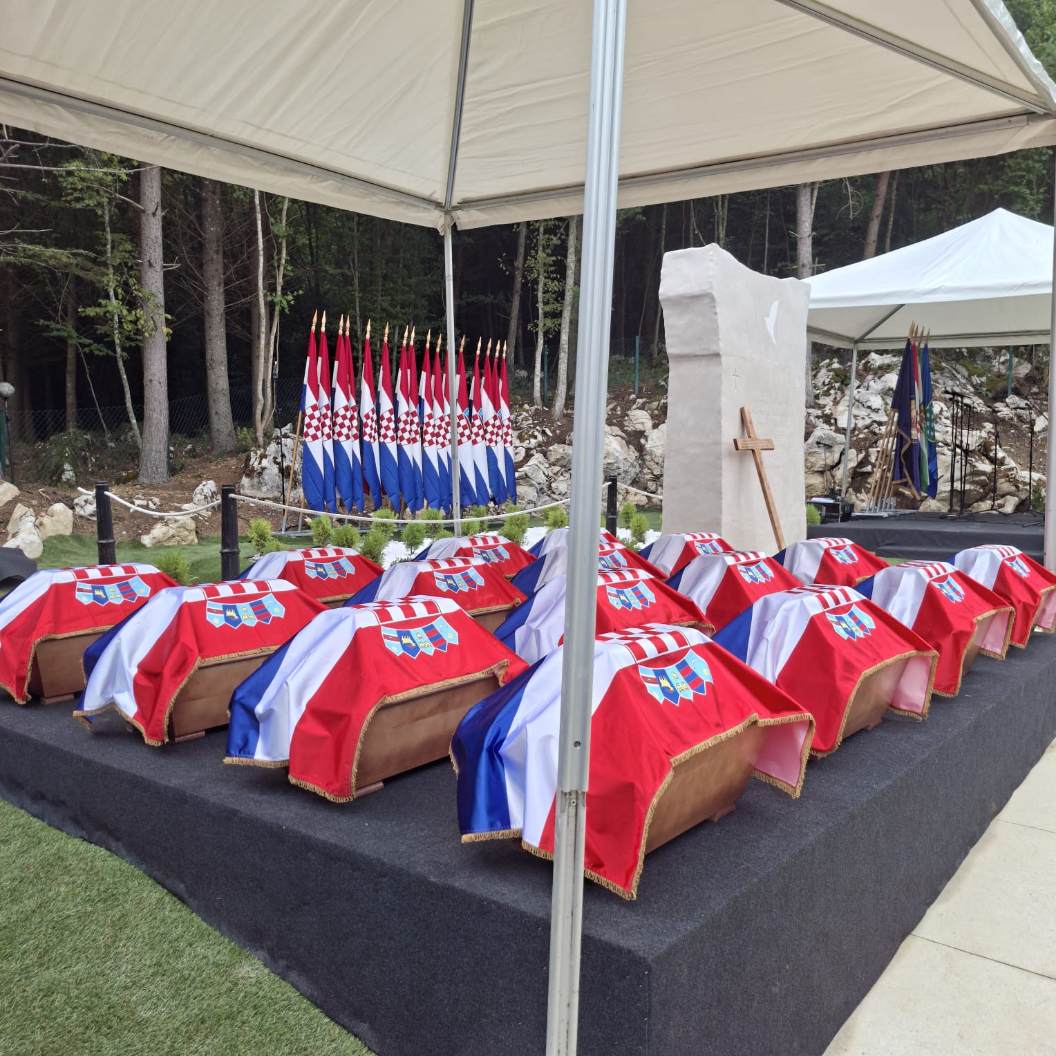 Dvostruki standardi u Hrvatskoj: Zašto država štiti komunizam pod krinkom „antifašizma“?